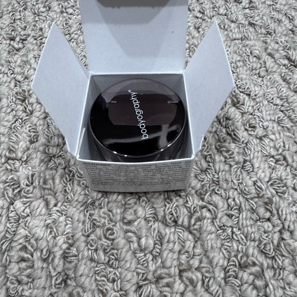 Bodyography Silver Glitter Eyeshadow - Picture 4 of 6